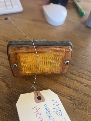 A210. 1970 Datsun 510 Marker Lamp Foto 1 de 4