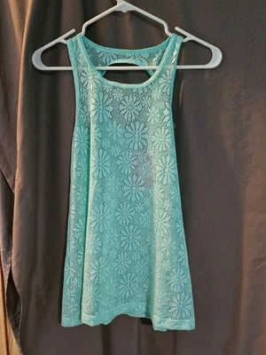 Adorable y ventoso encubrimiento de natación Justice en color verde jade fresco. Foto 1 de 4