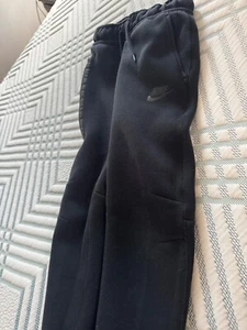 Nike Tech Fleece Pants Boys Size Small Black - Picture 1 of 2