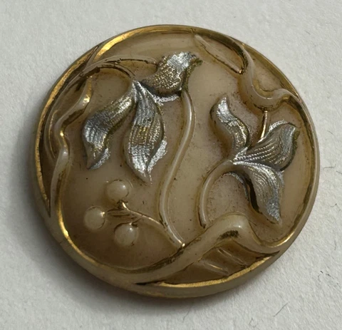 Beautiful Victorian Era Carmel Glass Button  #810 Cover