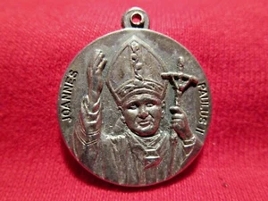 John Paul II Medal Papal Coat of Arms Jubilaeum Redemptionis 1983 Silvertone - Picture 1 of 2