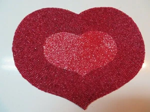 Valentine's Day Red/Dk Pink Heart Shaped Beaded Placemat Charger Centerpiece New - Picture 1 of 2