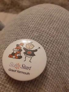 Insignia vintage Sure Start Great Yarmouth 2002 - Imagen 1 de 2