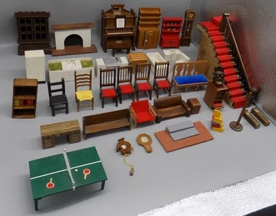 Lote vintage de 35 muebles de madera para casa de muñecas algunos hechos a mano escala 1:12 Foto 1 de 4