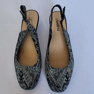 Trotters Women's Lenore Wedge Pump. Size 7M - Picture 1 of 7