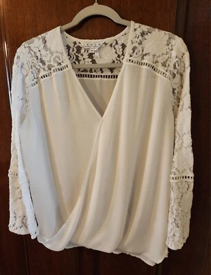 Blusa Feminina LANDA by Dora Landa Manga Longa Branca Tamanho XL Mangas de Renda - Imagem 1 de 4