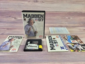 Juego completo de fútbol americano Madden NFL 97 (Sega Genesis, 1996) con manual y caja - 1997 - Imagen 1 de 14