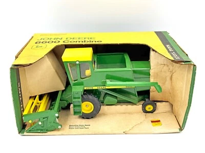 1/16 John Deere 6600 Combine in Original Yellow Top Box - Image 1 of 4