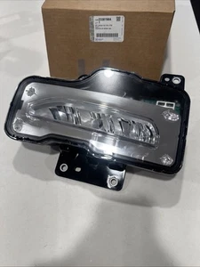 New GM 23381984 Front RH Fog Light Lamp 2016-2019 GMC Sierra OEM - Picture 1 of 8