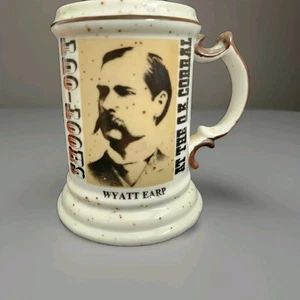 Taza bigote vintage "Shoot OuT at the OK Taza de afeitar de recuerdo Corral" coleccionar - Imagen 1 de 3