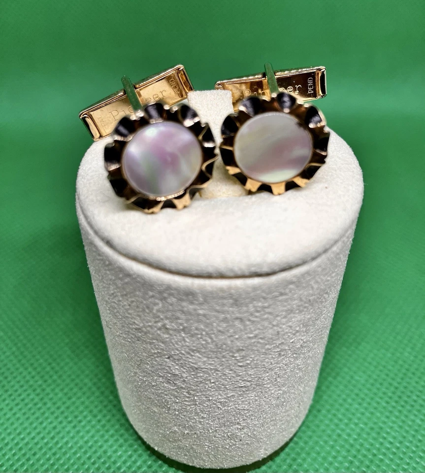 Vintage Mother of Pearl & Black Enamel Signed PIONEER Cuff Links in Show Box - Image 1 of 4