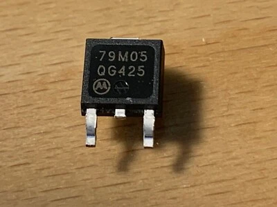  79M05-Motorola, TO-252, Linear Voltage Regulators 5.0V 0.5A . - Image 1 of 3