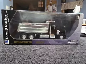 New Ray Longhauler Collection Kenworth W900 Black/Silver - Picture 1 of 6