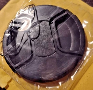 NEW 82mm Plastic Snap-On Front Lens Cap Cover for Canon Nikon SLR DSLR Camera US - Picture 1 of 2