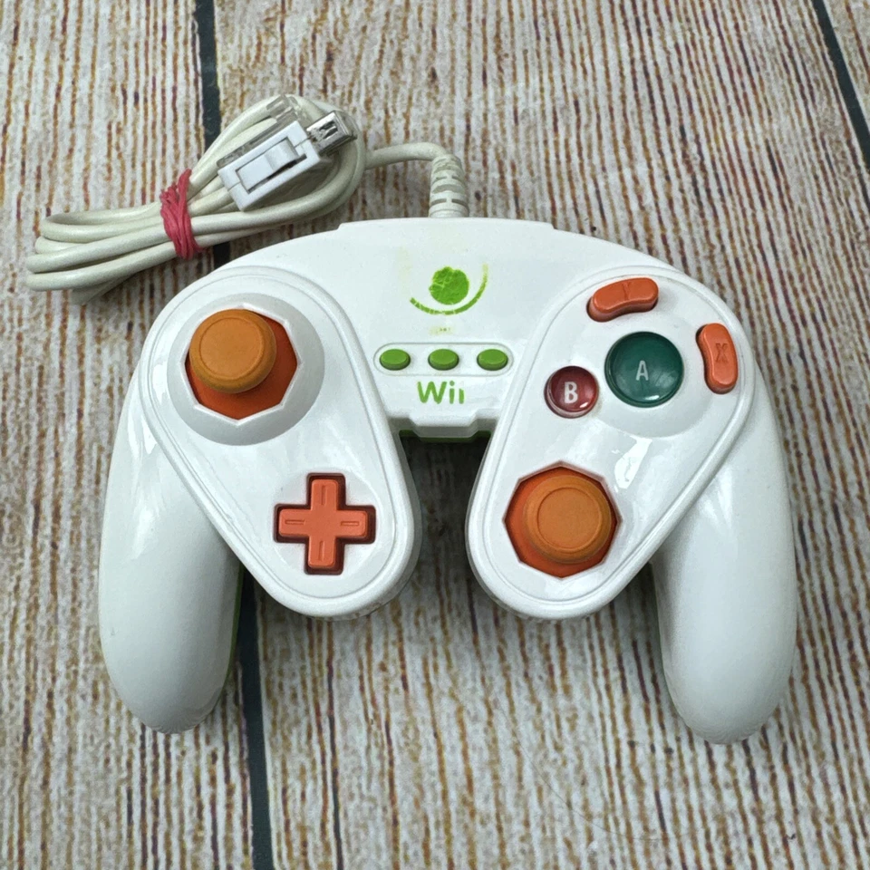 Nintendo Wii U Yoshi Wired Fight Pad Controller - Image 1 of 4