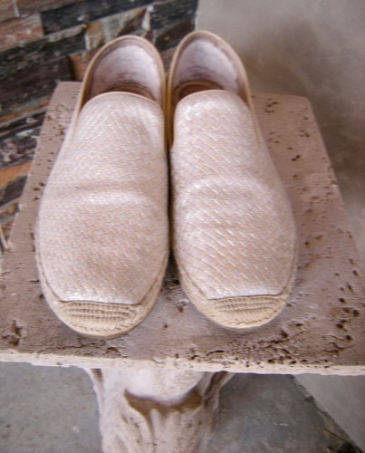 Scarpe slip on donna UGG taglia 11 beige oro effetto tessuto suola corda e gomma