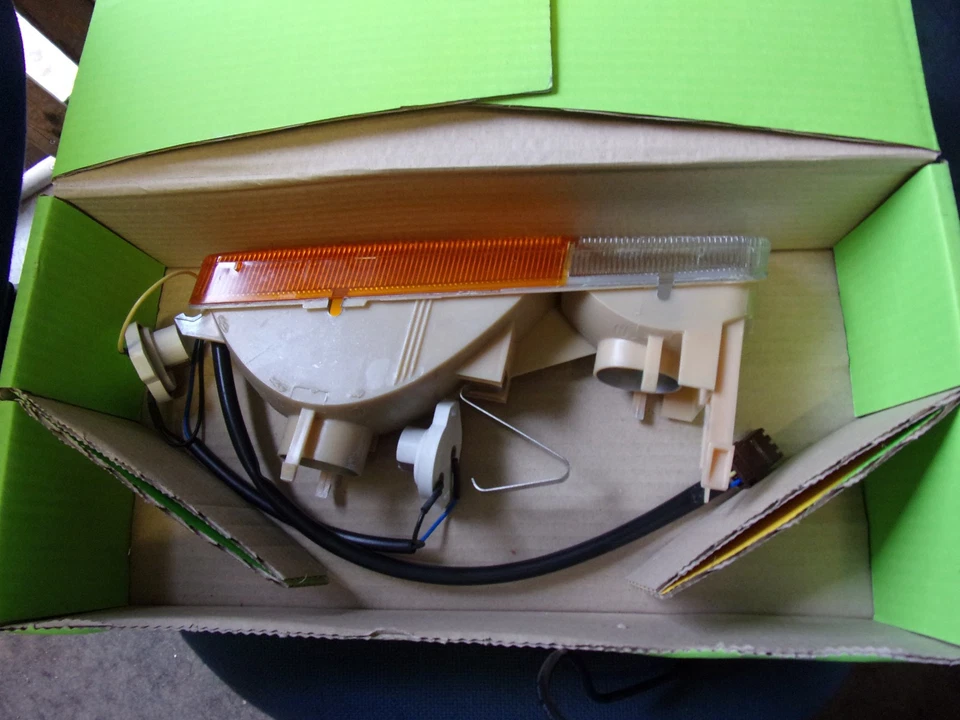 INDICADOR DELANTERO PEUGEOT 505 LADO DERECHO 07/1985-1992 VALEO 082164 Foto 1 de 1