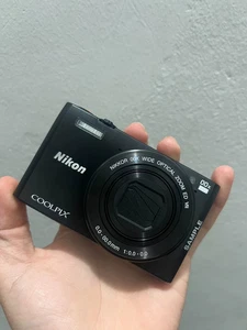 Nikon COOLPIX S7000 16.0MP 20x Optical Zoom Digital Camera Taiwan version Black - Picture 1 of 7