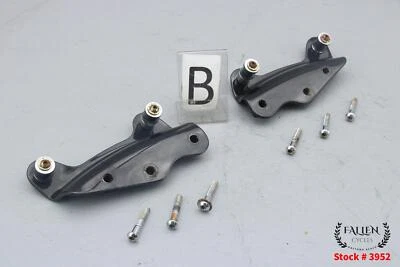 Kit de ferragens 2010 Harley Electra Glide CVO 4 pontos encaixe preto brilhante - Imagem 1 de 4