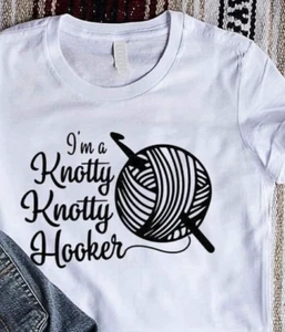 I’m a knotty knotty hooker - Camiseta Hecha a Mano - Imagen 1 de 2