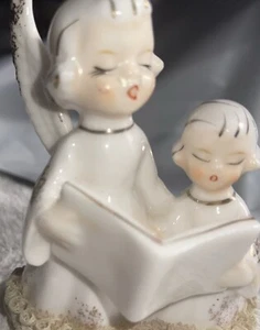 "Estatuilla vintage de ángeles de porcelana cantando Japón pequeña aproximadamente 4"" x 3""" - Imagen 1 de 8