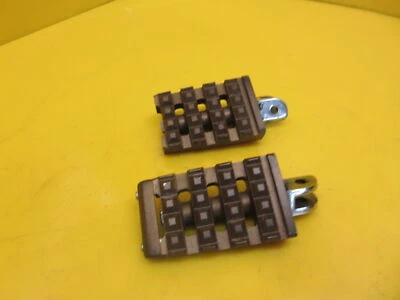 HARLEY DAVIDSON SOFTTAIL DYNA SPORT BRONCE REPOSAPIÉS DELANTEROS JUEGO PELDAÑOS PAR Foto 1 de 4