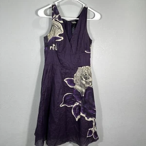 Anthropologie Lithe Briar Creek lila Blumenapplikation Kleid Größe 2 ärmellos   - Bild 1 von 10