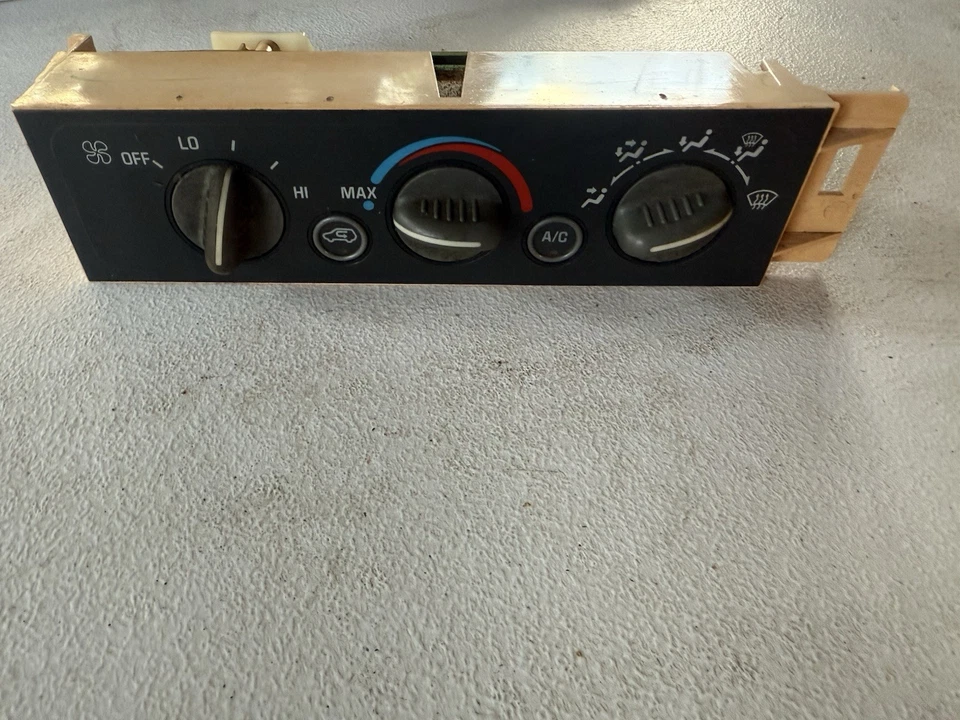 HVAC 控制面板 ACDelco 通用原装设备 适合 97-99 雪佛兰科迈罗 — 第 1/4 张图片