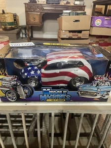 Muscle Machines 1:18 Scale Die Cast Car 2002 American Flag 00 PT Cruiser 71166 - Picture 1 of 4