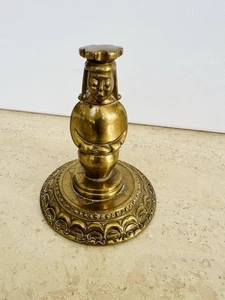 Pisapapeles de escritorio italiano de latón de colección figura de rey pieza de ajedrez estampada Italia - Imagen 1 de 11