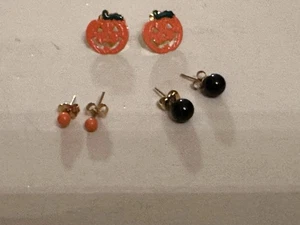 Vintage Assorted Pierced Stud Earrings Halloween Pumpkin Lot Of 3 Pairs Preowned - Picture 1 of 2