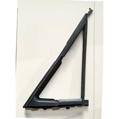 MERCEDES W108 W109 QUARTER WINDOW RUBBER SEAL FRONT RIGHT NEW - Image 1 of 3