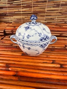 Royal Copenhagen BLUE FLUTED HALF LACE SUGAR Bowl & Lid 606 1st Quality Pre 1923 - Picture 1 of 6