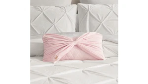 Juicy Couture Samt Schleife dekoratives Kissen, 10" x 18" - Marshmallow Pink - Bild 1 von 5