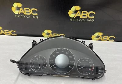 2005 Mercedes E-Class E320 Speedometer Assembly (ID 2115409911) OEM - Изображение 1 из 4