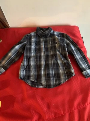 ~Camisa niño Old Navy extra pequeña azul y blanco a cuadros manga larga cuello ¡Bonita! Foto 1 de 4