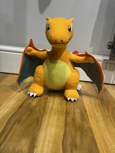 Juguete de peluche Pokémon Charizard - Imagen 1 de 4
