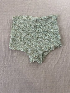 Pantalones Cortos Grandes Free People Scrunch It Up Verde Claro Calado Brillo - Imagen 1 de 5