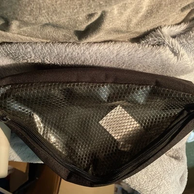 Easton Estuche Cubo Bolsillo Esquinero 10"x7.5" Negro Nuevo Foto 1 de 4