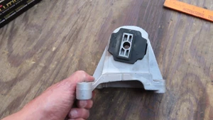 Volvo V70 XC90 AWD S60 XC70 S80 Engine Support Bracket 30680770 FEBI BILSTEIN - Picture 1 of 6
