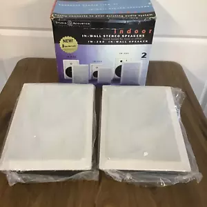 In Wall Speaker Studio Acoustics 8" 2 Way In-Wall Speaker white - Picture 1 of 1