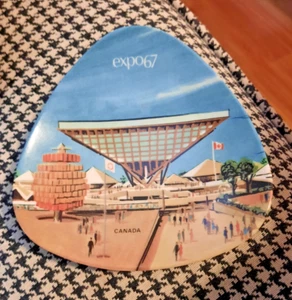 EXPO 67 MONTREAL WORLDS FAIR Ornamin Triangle Dish CANADA PAVILION Ornamold - Afbeelding 1 van 3