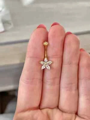 Anillo vientre flor diamante creado en laboratorio corte marquesa de 2 quilates enchapado en oro amarillo de 14 quilates Foto 1 de 4