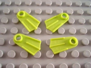 LEGO Lot of 2 Pair of Lime Green Minifig Flippers Divers Accessories - Picture 1 of 1