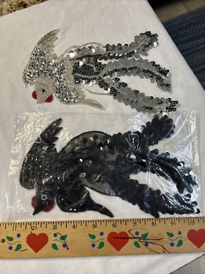 Aplique de ropa vintage para coser cuentas y lentejuelas de pájaros X 2 Foto 1 de 4