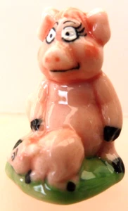 Fève  2004 - LE COCHON ROI D' UN JOUR - LE COCHON ET SON PETIT - Picture 1 of 1