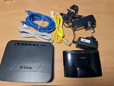 D Link DSL-2875AL Router & DES-1005D Hub & Cables - Image 1 of 3