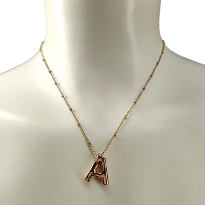 Collar colgante con letra A para mujer enchapado en oro de 17" Foto 1 de 4