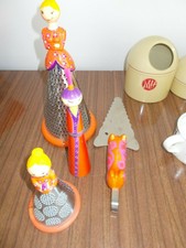 PYLONES, MIKASA, HASUIKE MAKIO, 13 PORCELAIN ART PORTA PILLOLE, PILL BOX