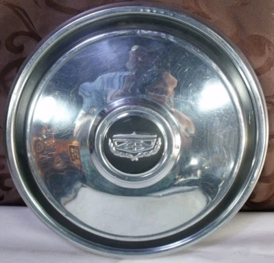 Camión Ford Serie F 1972-77, Grand Torino, Mercury Montego tapacubos único Foto 1 de 4